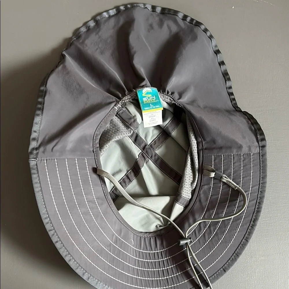 Sun Dry Kids Light Gray Sun Hat with Dark Trim
